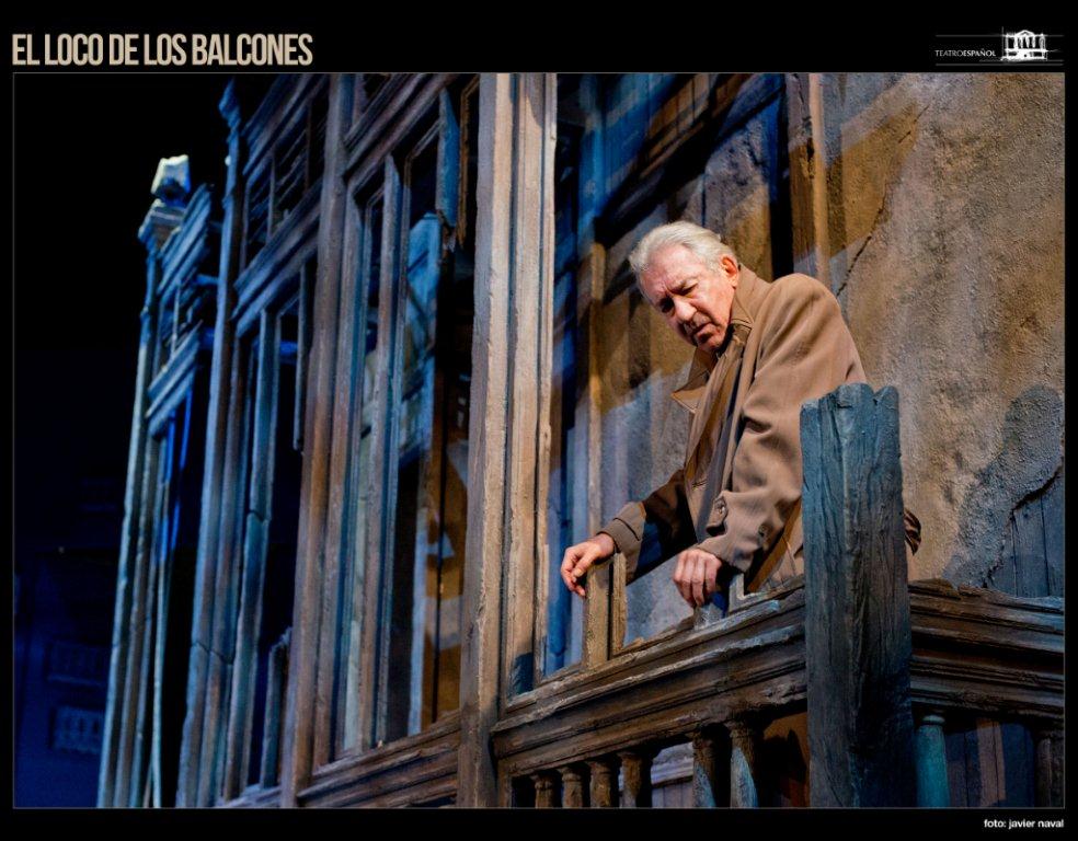 loco_balcones_escena_12