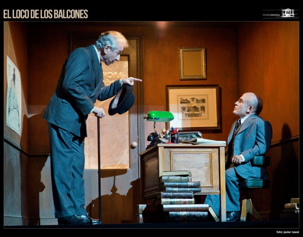 loco_balcones_escena_35