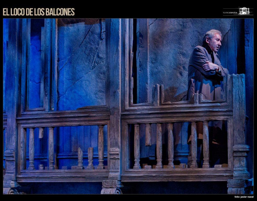 loco_balcones_escena_81